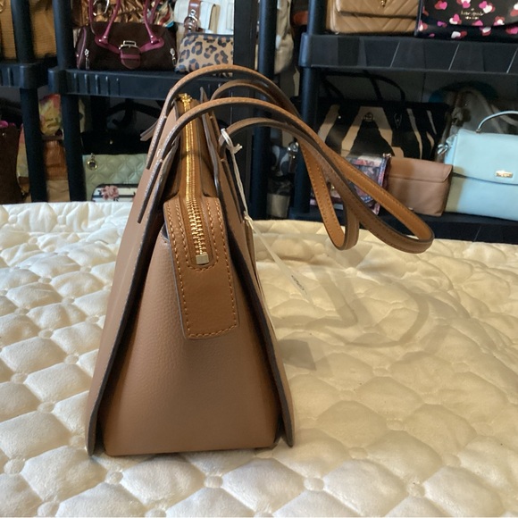 Tory Burch NWT camel brown pebbled shoulder bag with gold hardware - Picture 9 of 16